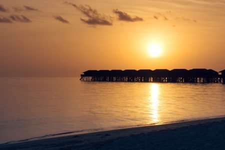 silhouette-beautiful-tropical-maldives-resort-hote-2021-09-02-09-27-53-utc.jpg